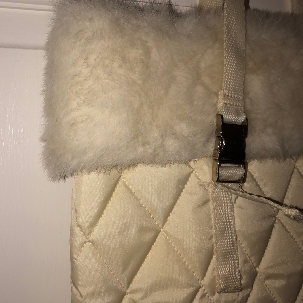 Tote - Picture 2 of 3